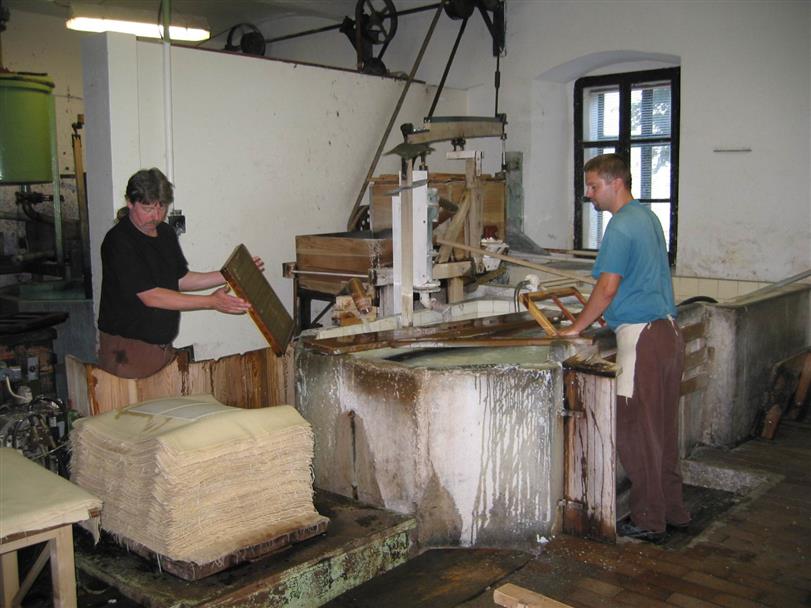 papierfabriek Velke losiny Tsjechië museum